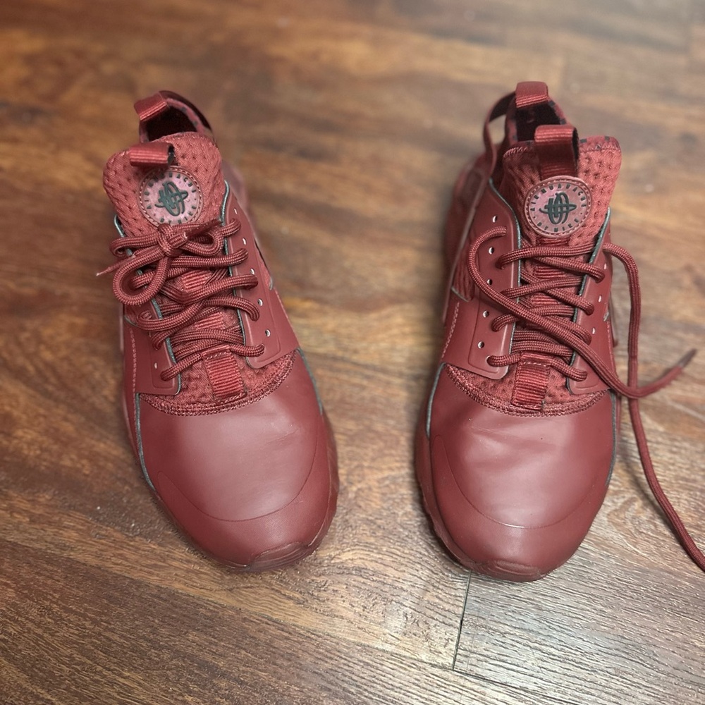 Nike Air Huarache Run Ultra SE in a burgundy